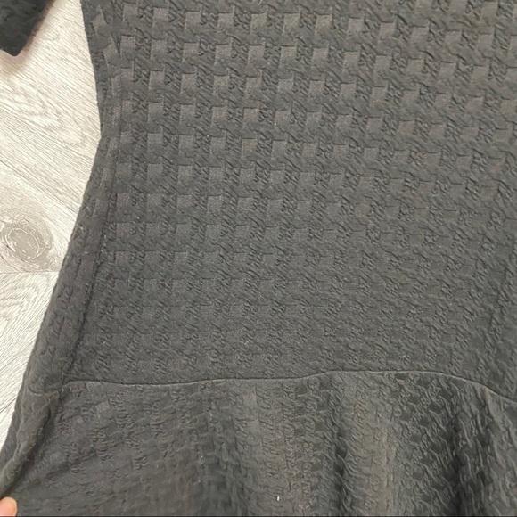 Banana Republic Black Textured Dress With Pink Zip - Picture 5 of 9